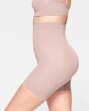 Pantalones cortos de cintura alta sin costuras que levantan la cadera